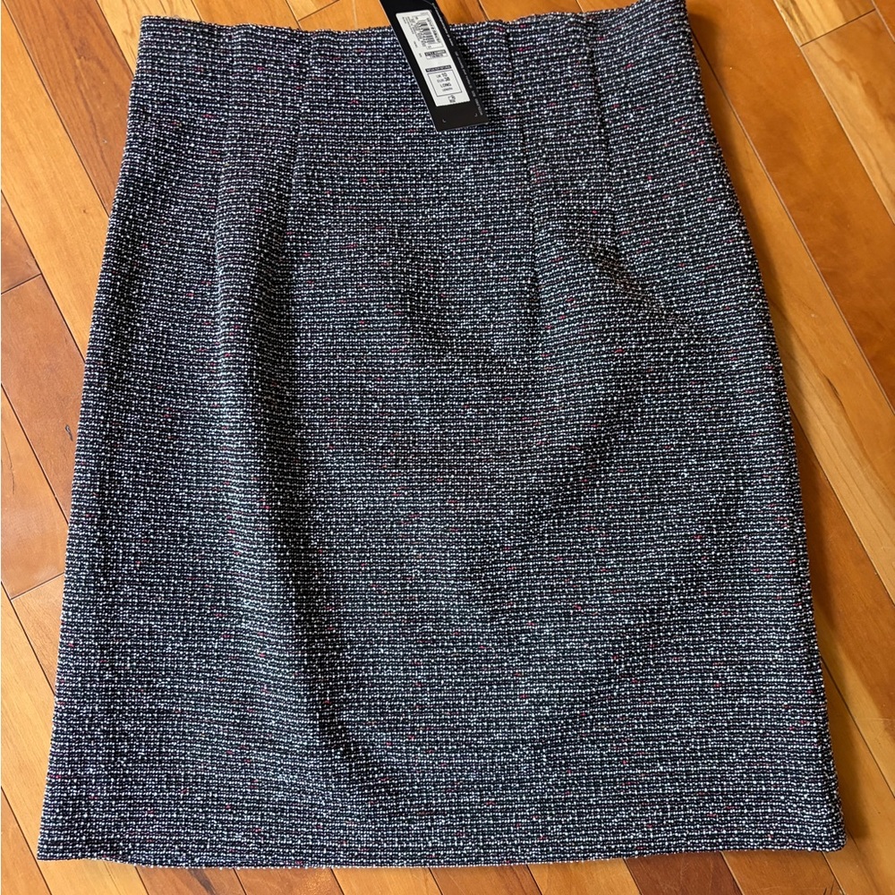 NWT Elegant Black Tweed Skirt size 4 6